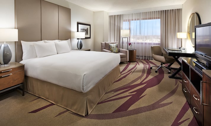 Book Your Sleeping Room at the Hilton Long Beach